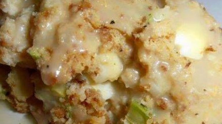 CHICKEN & DRESSING CASSEROLE